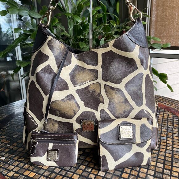 Dooney & Bourke Giraffe Print Serengeti Leather Hobo Bag Matching Wallet(s) Lg - Picture 11 of 12